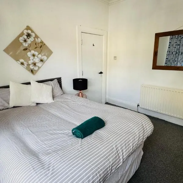 Ella street Double room, hotel in Hull
