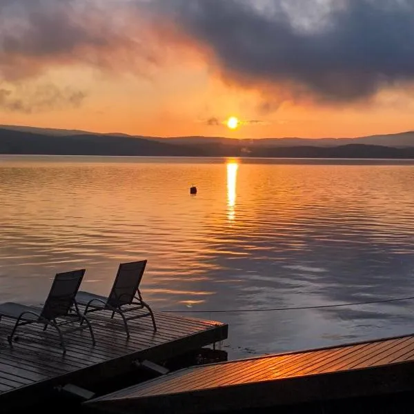 Villa Iskar Lake Residence by BookVillaBG, hotel in Shtarkelovo Gnezdo