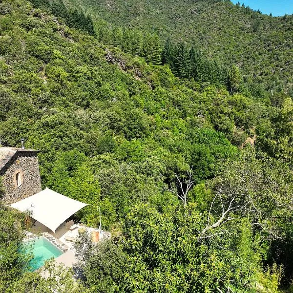 La Clède avec sa piscine privée, hotel en Saumane