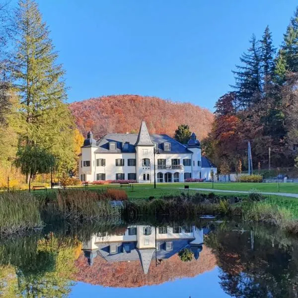 Újhuta Kastélyszálló, hotel in Háromhuta