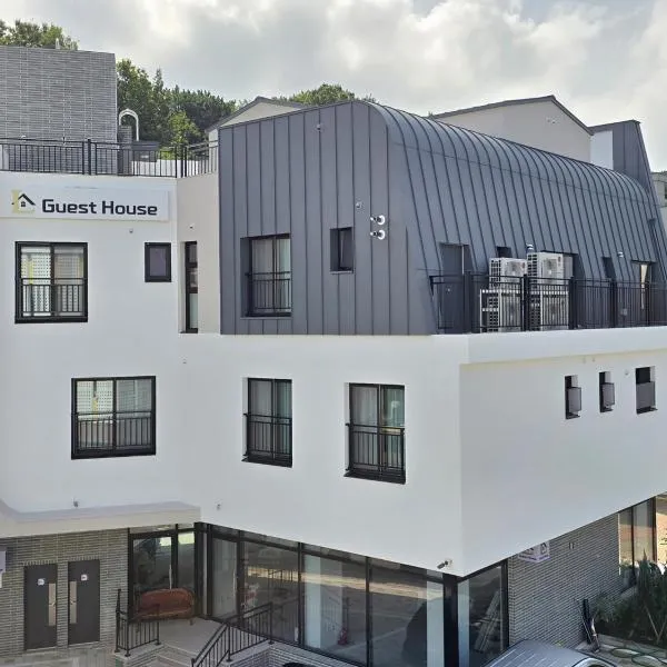Incheon airport Guesthouse L, hotel v destinaci Inčchon