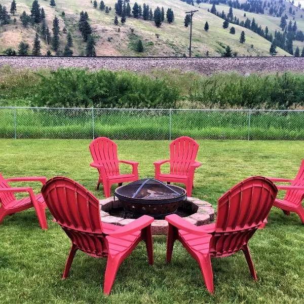 Mountain Views from the Hot Tub, hotel v destinaci Missoula