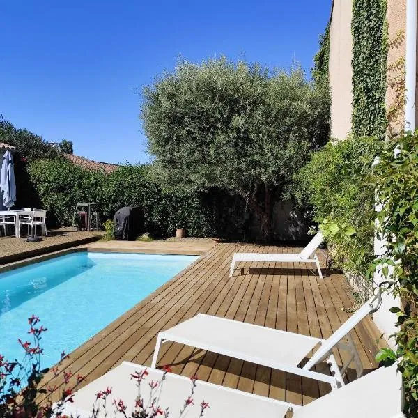Chambre studio indépendante au calme avec piscine, hotel v destinácii Teyran