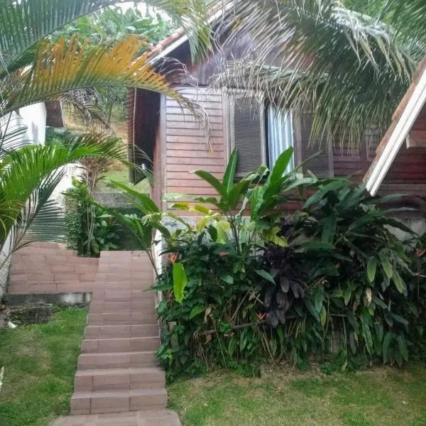 Pousada Mon Desir, готель у місті Пенеду