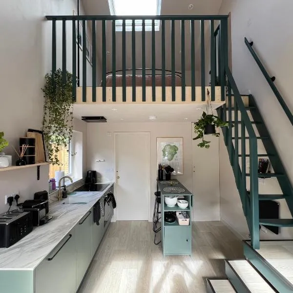 Ashburton unique Studio House, close to Cookery School, private entrance & parking โรงแรมในแอชเบอร์ตัน