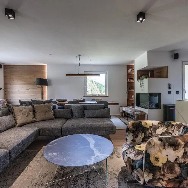 Luxury Mountain Apartment with Private Sauna and Underground Parking, hotel v destinaci St. Moritz