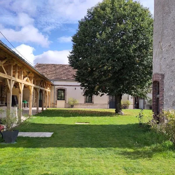 Manoir Saint Joseph, hotel in Sens