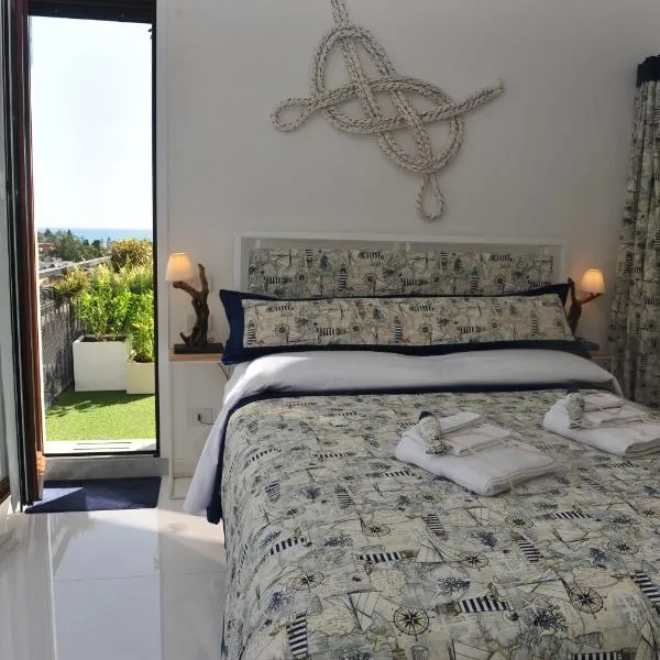 Appartamento Rapallo - Le 5 Terre - Portofino - Sky Garden Maria Jose - Attico vista mare - Terraces - 2 bagni- 2 Camera da Letto - Box, Wi-fi, Idromassaggio Free inteiro Attico per Voi, con Ascensore, hotel v destinaci Rapallo