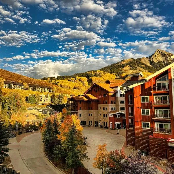 Studio 565 Perfect Location with Pool and Hot Tub, hotel i Crested Butte