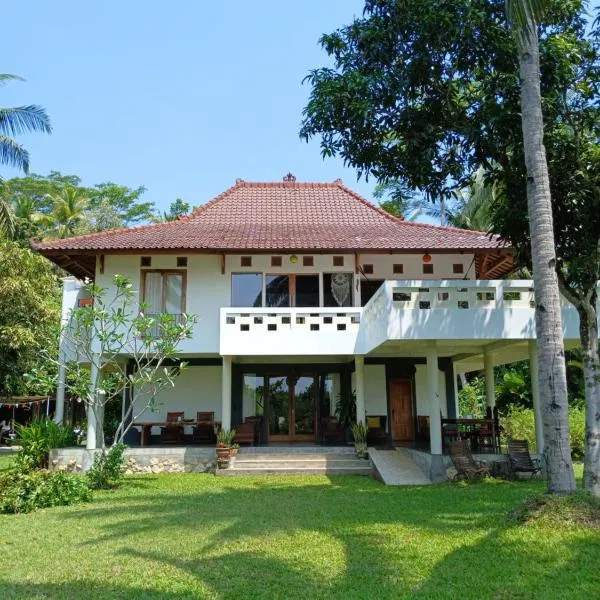 Villa Kanari Batukaras, hotel in Batukaras