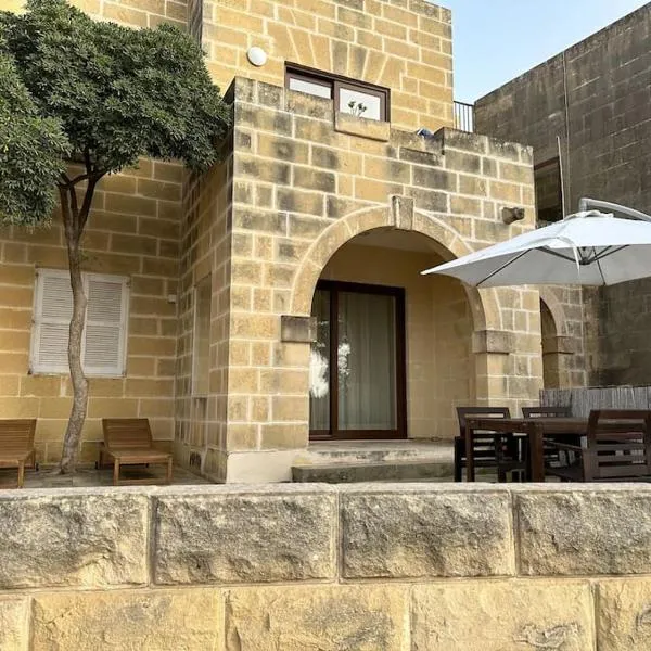 Bizzilla - Family Friendly Maisonette, khách sạn ở Xlendi