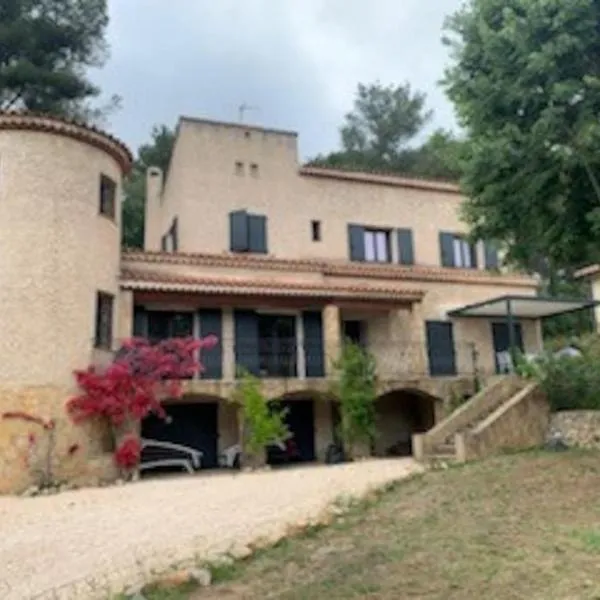 La Villa Lou Castel, hotel in Sanary-sur-Mer