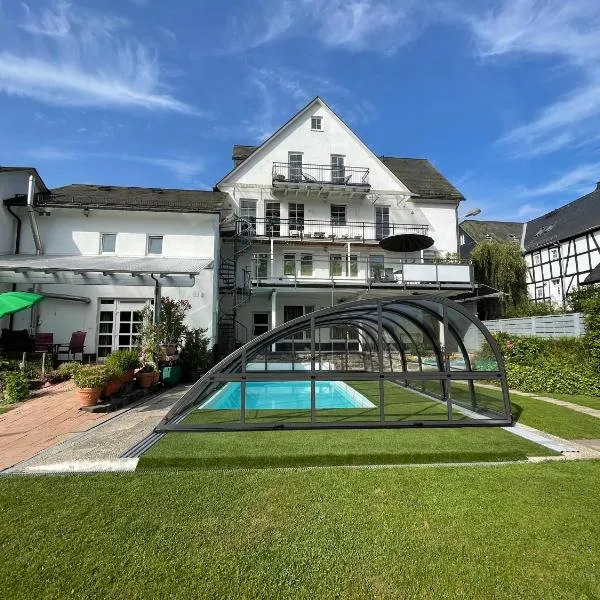 Pino24 Comfort und Pino24 Petit, hotel v destinaci Hallenberg