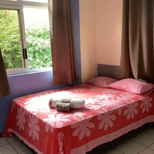 Chambre chez Kimi, hotell sihtkohas Taputapuapea