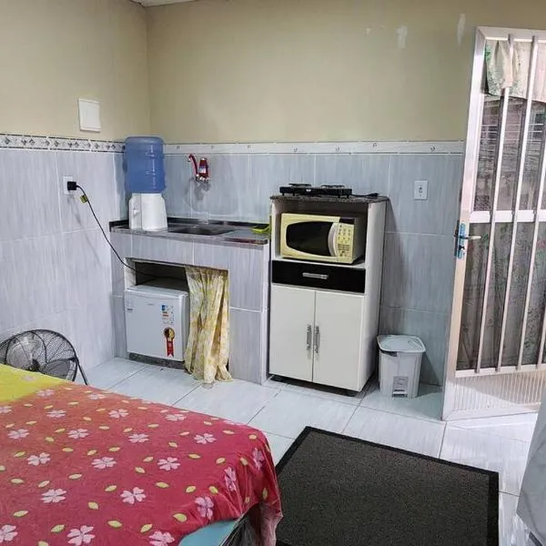 Kitnet alojamento independente, hotel em Nova Iguaçu