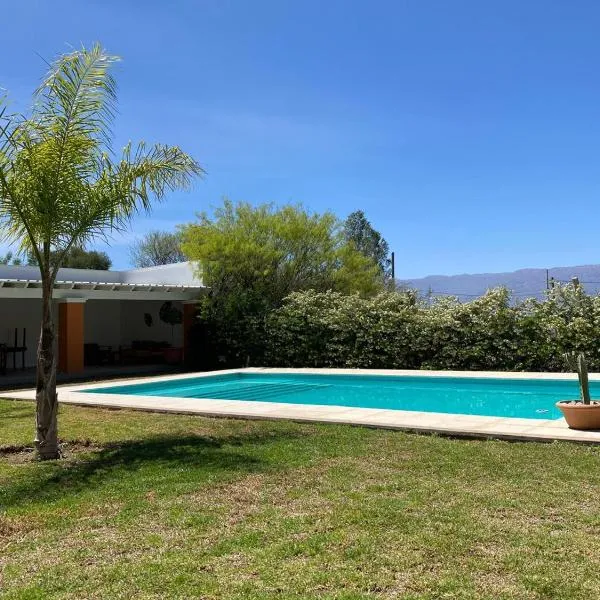Cepas del Valle - cabañas y suites, hotel in Chilecito