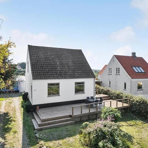 Beautiful Home In Hasle With Wifi, hotel di Hasle