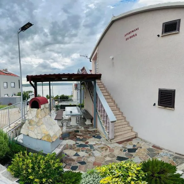 Apartmani Budiša Maslenica, hotel in Maslenica