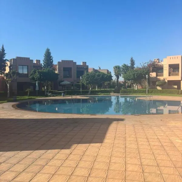 Beautiful cozy apartment with pool, hotel in Marrakesh