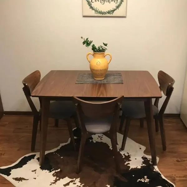 Cozy Remodeled Apartment near Green Bay & Appleton, hotel in Kaukauna