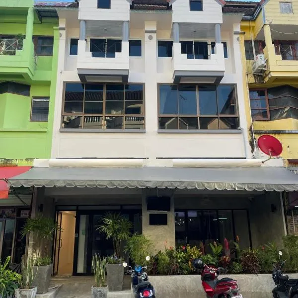 BH Cozy Paradise Patong, hotel in Patong Beach