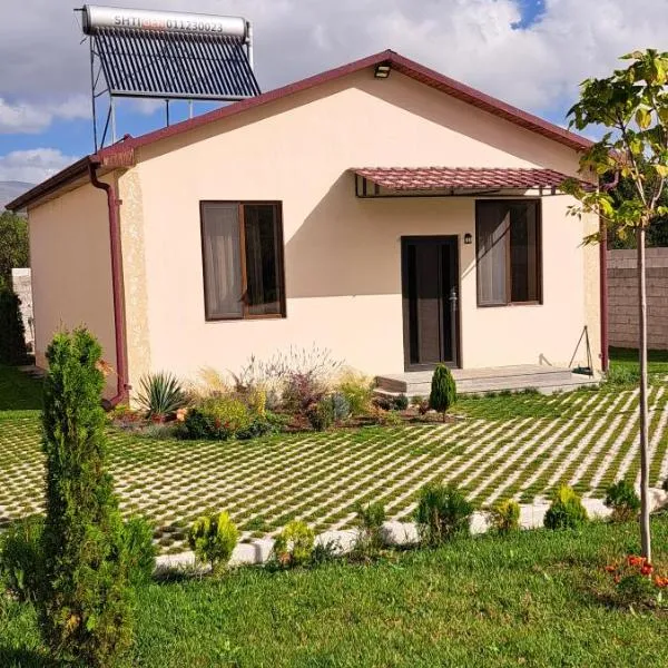 Тихий Дом, hotel v destinaci Opartsi