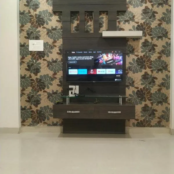 Satyabhama Homestay-Pearl - Two BHK Luxury appartment, khách sạn ở Indore