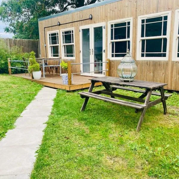 Gorgeous Wolds Hideaway, hotel v destinaci Belchford