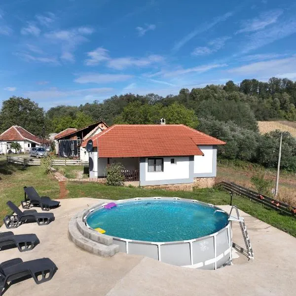 Brusnica konaci, hotel v destinaci Gornji Milanovac