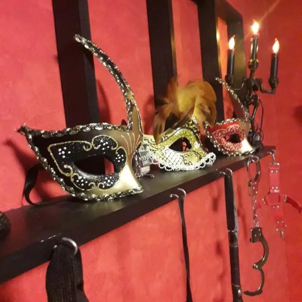 LOVE ROOM Le rouge et noir, hotel v destinaci Barr