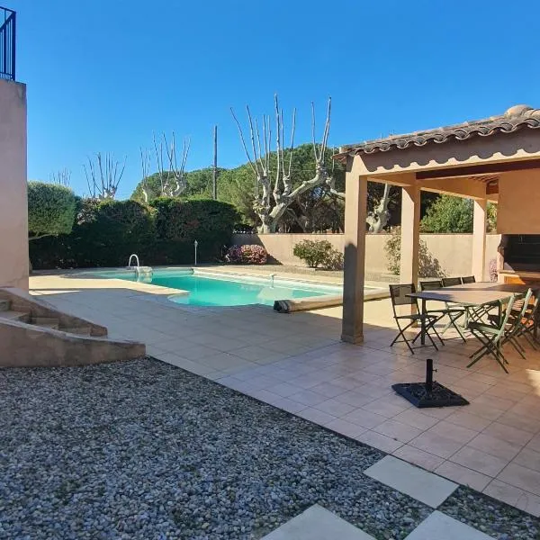 Villa proche de la plage, hotel in La Londe-les-Maures