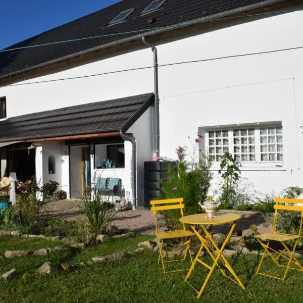 B&B La Fleur – hotel w mieście Saint-Fargeol