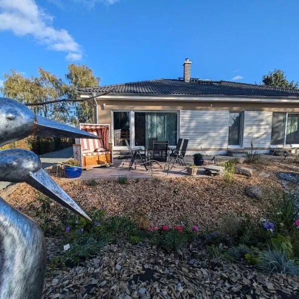 "Natur-Retreat am Bodden mit Kranichbeobachtung"-Haus kleiner Kranich: Neuendorf Hof şehrinde bir otel