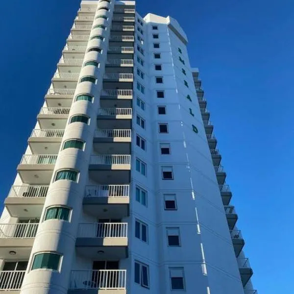 Surfers Paradise Penthouse & Rooftop Plunge Pool, hotel v destinaci Gold Coast