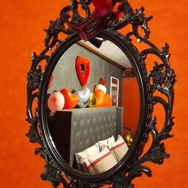LOVE ROOM Le rouge et noir, hotel v destinaci Barr