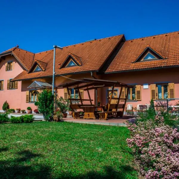 Turistična kmetija Protner, khách sạn ở Pernica