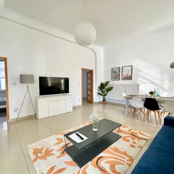 Komfortowy apartament z tarasem w pobliżu jeziora i Gór Sowich, khách sạn ở Bielawa