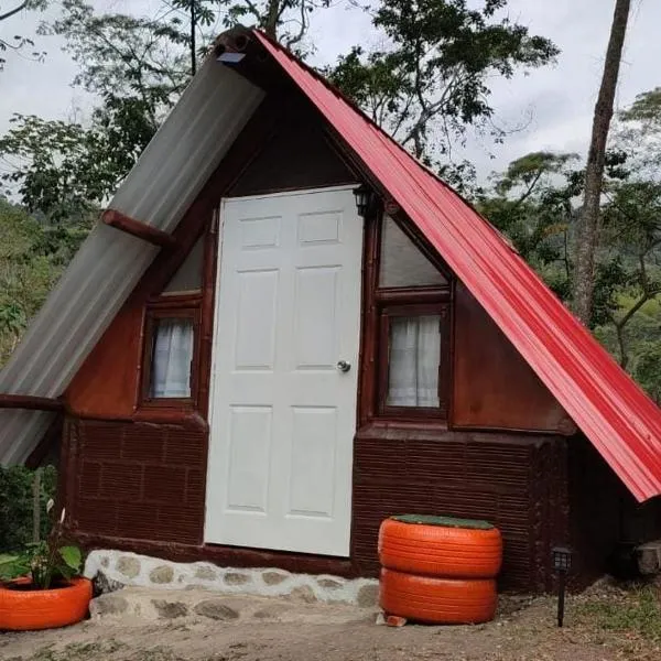 Refugio los naranjales、El Colegioのホテル