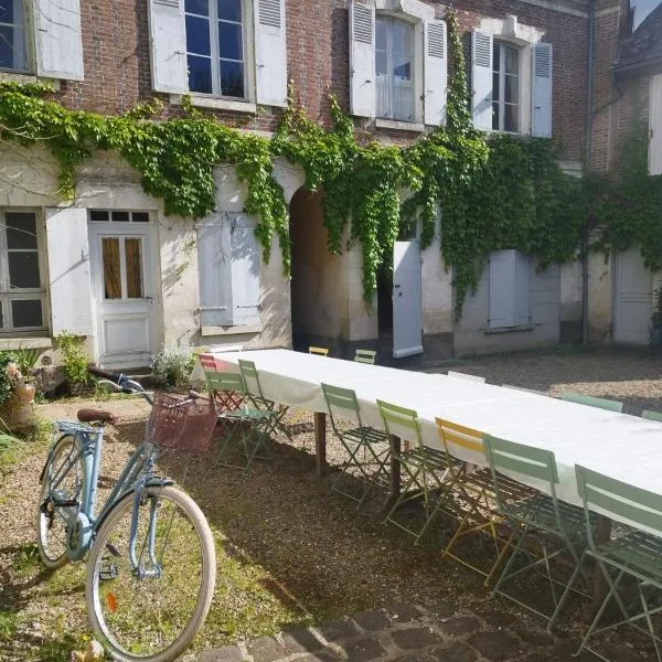 Il était une fois un jardin, hotel v destinácii Saint-Fargeau