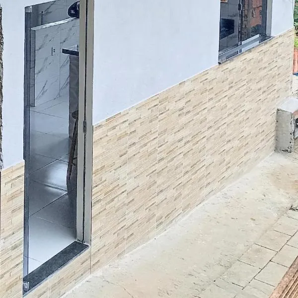Casa Nova Bem Aconchegante Bairro tranquilo e pertinho de tudo Rua principal a Pituba e Praias Lojas Restaurantes e bares, hotel v destinaci Itacaré