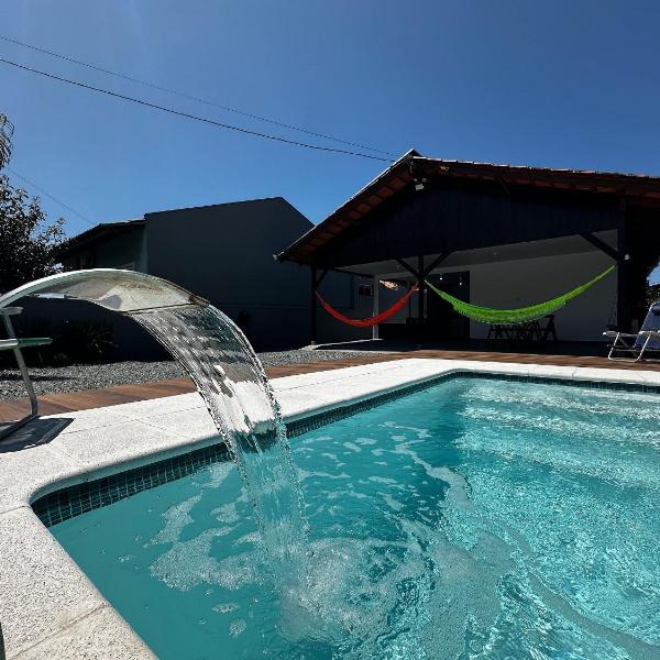 BS01- Casa com Piscina Aquecida e Churrasqueira