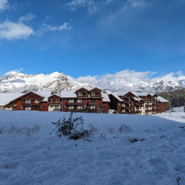 SOLEIL DES ECRINS Puy Saint Vincent 1800 appart 4 pers refait neuf, hotel di Puy-Saint-Vincent
