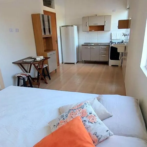 Apto Flat Mobiliado, hotel v destinaci Paranaguá