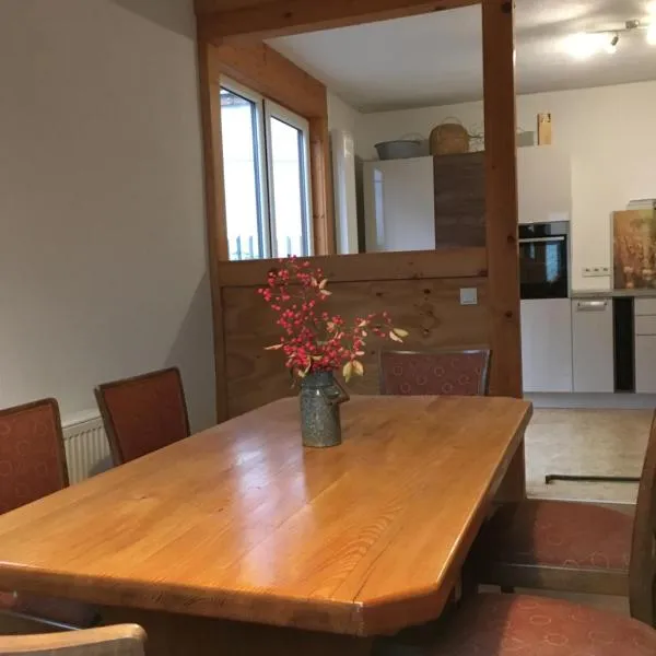 Ferienhaus Im Grünen, hotell sihtkohas Zella-Mehlis