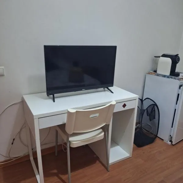 House Prosperity, hotel a Amora