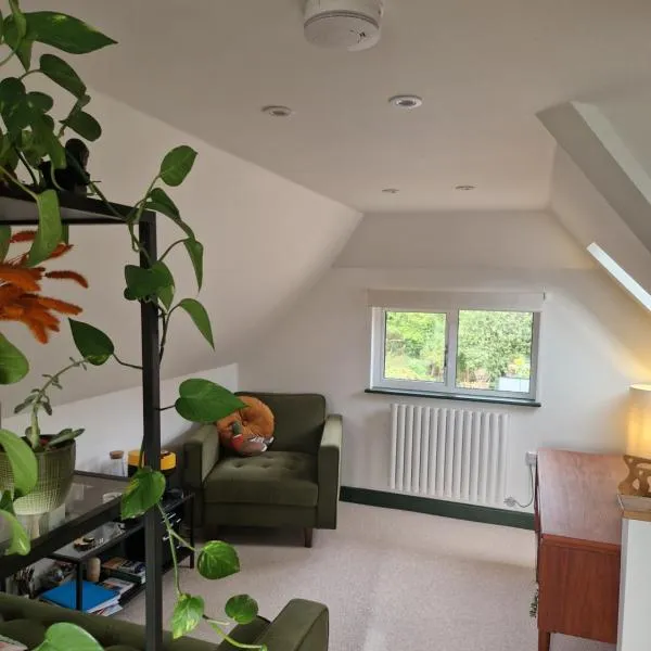 Cherry Lodge、オルダーマストンのホテル