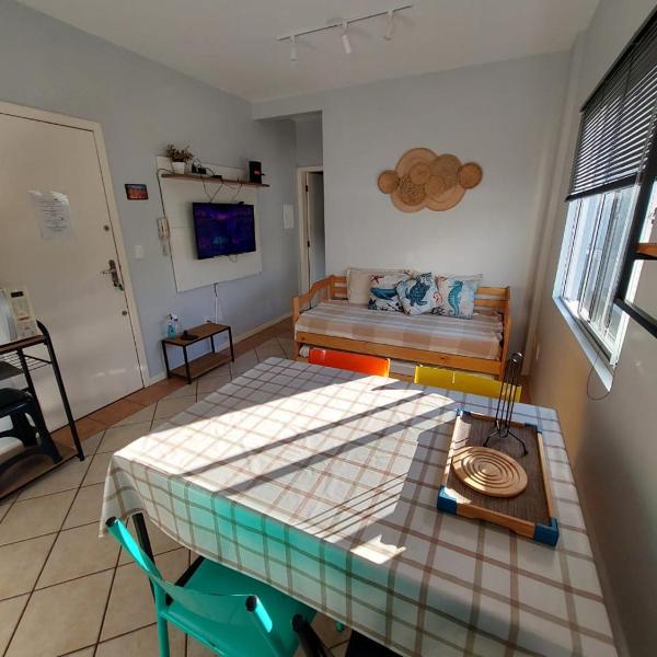 Excelente Apartamento a 1 quadra e meia do mar - Foto 4