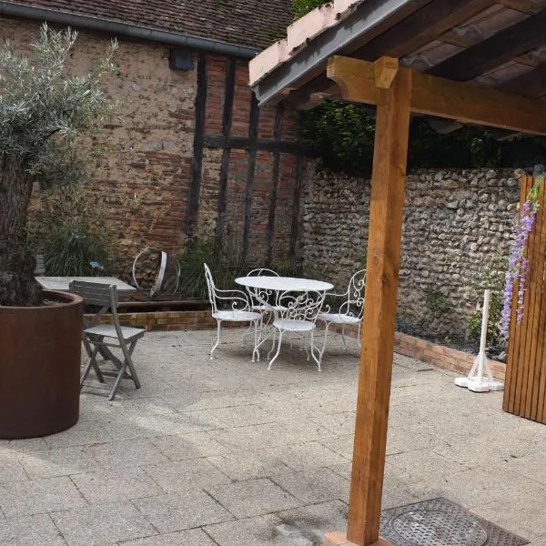 Appart hôtel 14 st Anne, hotel v destinaci Aubigny-sur-Nère