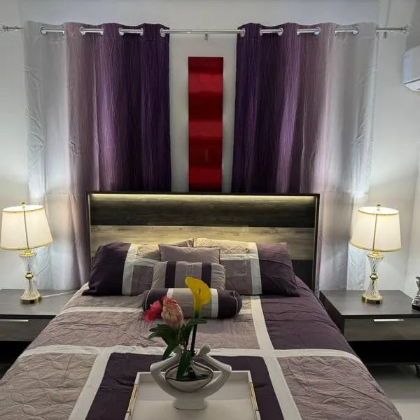 Casa Mi Luz Ilumina tu Estancia con Elegancia y Confort en San Juan、サンファンのホテル