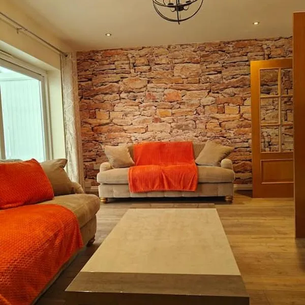 Stunning 5-bed House near NEC & BHX, khách sạn ở Solihull